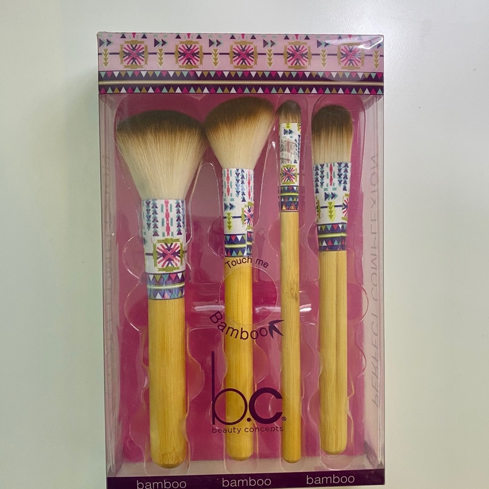 Bamboo makeup brushes